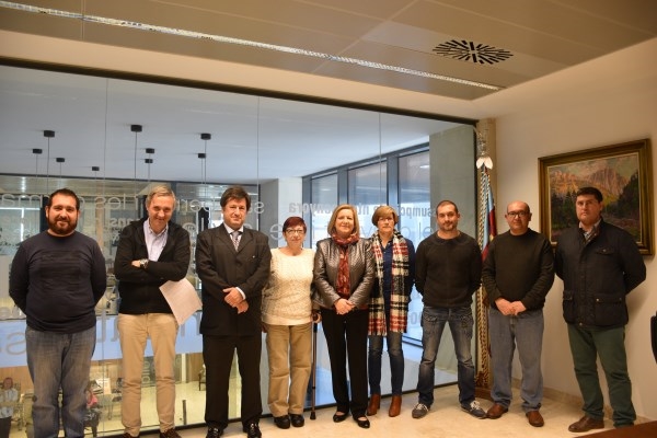 7 famílies de Carlet reben les claus de vivendes socials