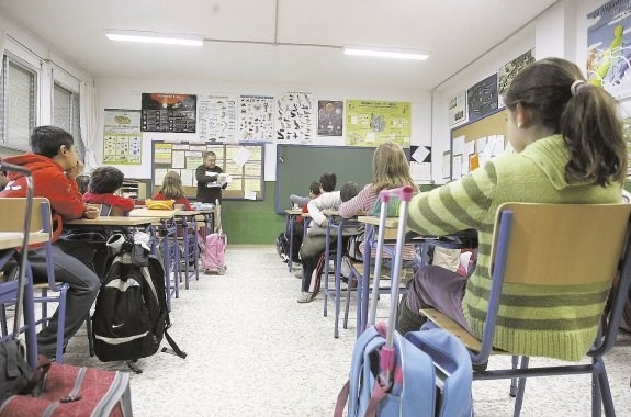 60 asociaciones hacen un frente común para reclamar atención sanitaria en los colegios