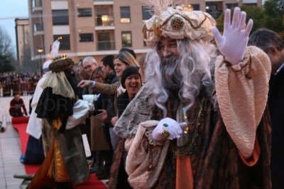 Un total de 16 grupos y alrededor de 500 personas participan en la cabalgata de Reyes Magos de Algemesí