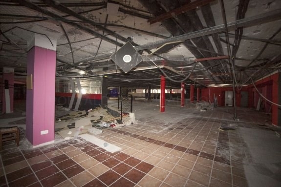 La galería comercial del hotel Gandia Palace sufre destrozos y robos de un millón de euros