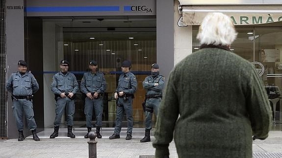 Macrorredada contra la corrupción en Valencia con 24 detenidos, entre ellos Alfonso Rus, por amañar contratos a cambio de comisiones