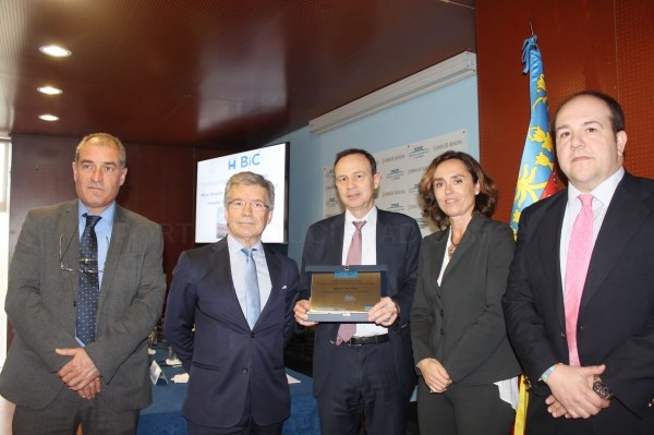 El Hospital de La Ribera ya tiene la placa como “Mejor Hospital de España 2015”