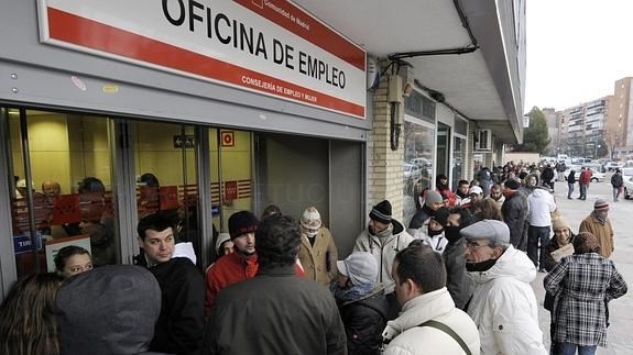 El paro vuelve a subir en febrero en 2.231 personas