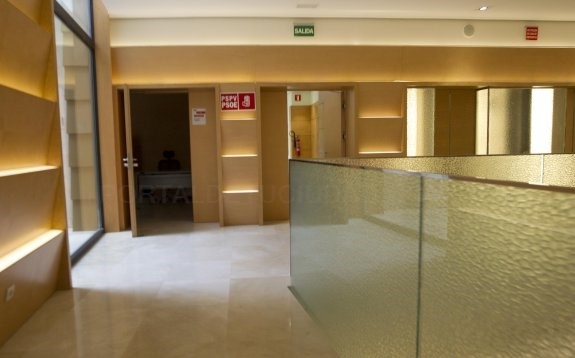 El 80% de los diputados, ausentes de su despacho en Les Corts por la tarde