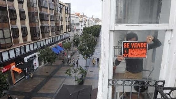 La firma de hipotecas sobre viviendas modera su avance al 10,6% en enero