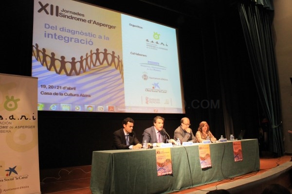 Un centenar de profesionales, familiares y afectados se dan cita en las XII Jornadas Síndrome de Asperger de La Ribera