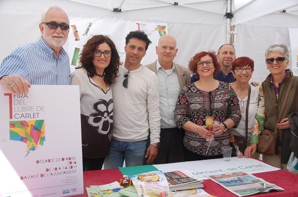 Carlet celebra la seua primera Fira del Llibre