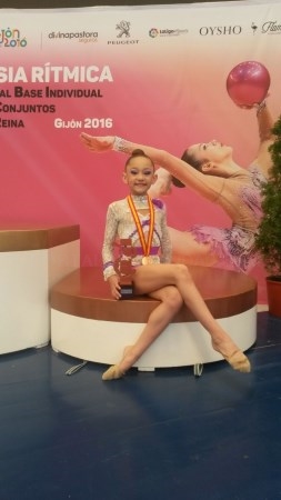 Bronce en el Campeonato Nacional para el Club de Gimnasia Rítmica Roquette Benifaió  a cargo de Júlia Escrivá