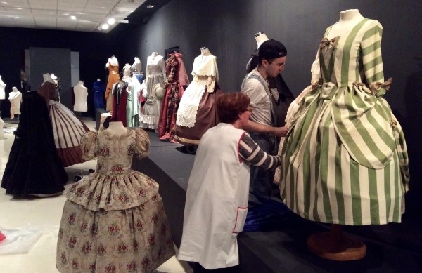 Algemesí renova la seua col•lecció d’indumentària teatral, cinematogràfica i festiva