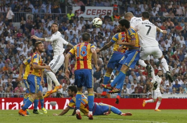 Real Madrid - Valencia, Con diez y contra doce es muy difícil (3-2)