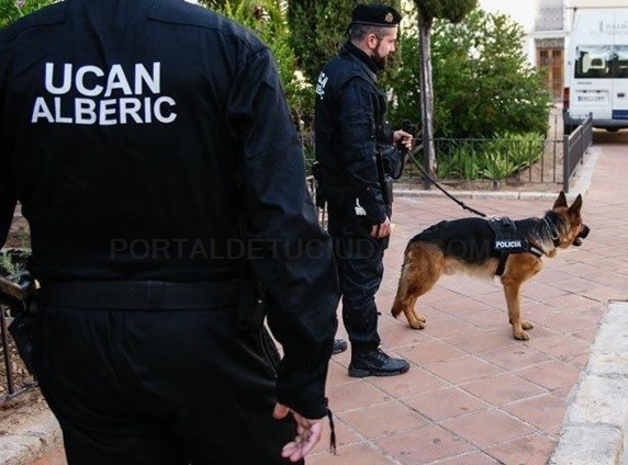 Alberic reduce el consumo de estupefacientes en la vía pública gracias a la Unidad Canina de la Policía Local