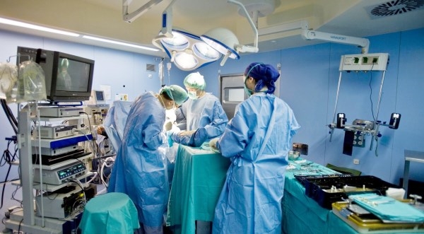 Los pacientes de La Ribera han esperado casi dos meses menos de media para ser operados que los del resto de hospitales públicos