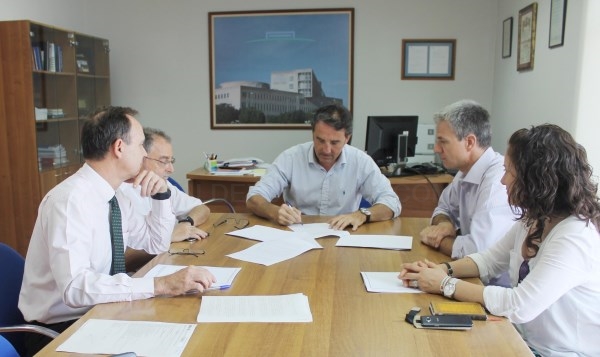 El Departamento de Salud de La Ribera y el Ayuntamiento de Corbera formalizan la construcción del futuro centro de salud