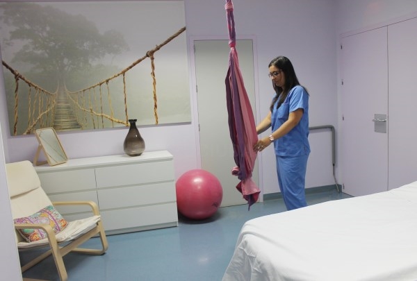 El Hospital de La Ribera incorpora a sus paritorios elementos de relajación para conseguir un parto más humanizado