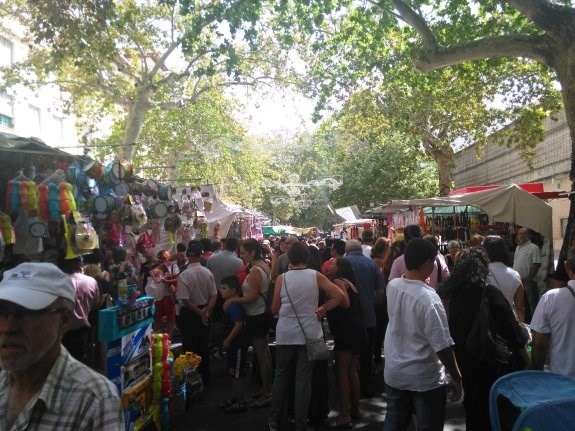 La Fira d'Agost de Xàtiva arranca con miles de visitantes y multitud de actividades