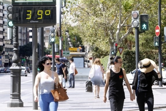 La ola de calor dispara las máximas por encima de los 43 grados