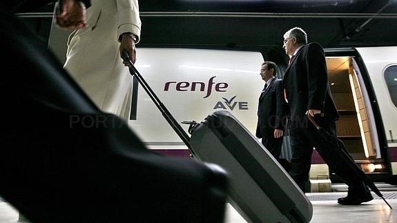 Los usuarios de avión crecen en julio un 5,3% y los de AVE, un 6,7%