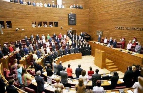 Les Corts rechaza las auditorías a hospitales públicos que sí realiza en los concertados