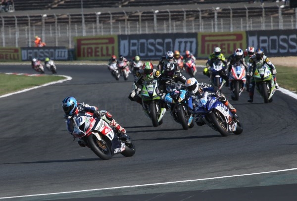 El malayo Khairuddin vuelve a situar al Orelac Racing en el Top 10 del Mundial de Supersport