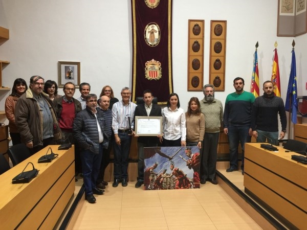 El Ayuntamiento recibe el algemesinense Toni Bellón que ha ganado el XVIII Premio Bernat Capó de difusión de la cultura valenciana