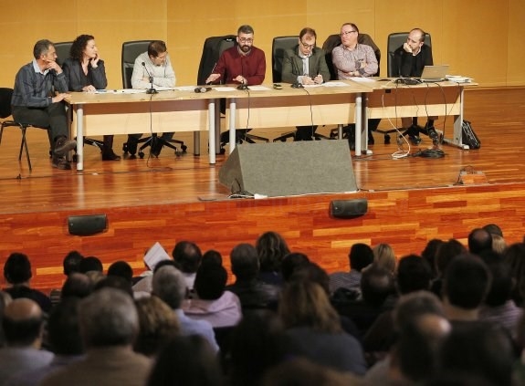 Cincuenta comisiones firman para reprobar al concejal Fuset por su gestión