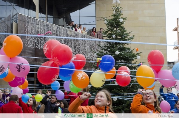 Carlet commemora la declaració de la Unesco amb una globotada.