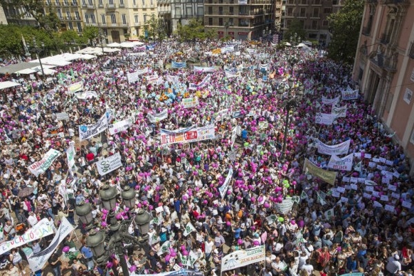 Los padres no descartan volver a salir a la calle si Marzà no negocia