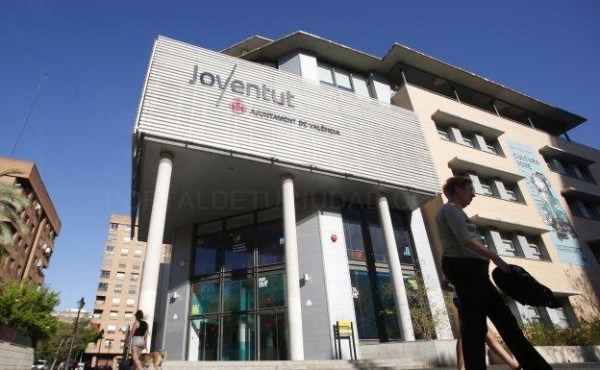 Joan Ribó nombra a dedo a un jefe de servicio expedientado por contratos irregulares