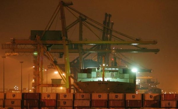 Los estibadores suspenden la huelga en el puerto de Valencia tras pactar con Maersk, MSC y Noatum