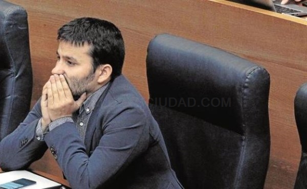 El PP plantea a los centros pedir órdenes por escrito para evitar problemas con el plurilingüismo