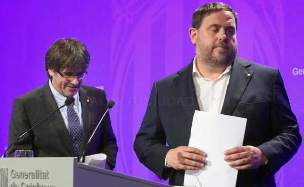 Puigdemont, Rajoy, Forcadell y el Constitucional esconden sus cartas hasta el final