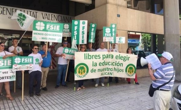 Nueve de cada diez plazas libres en las aulas de Valencia están en los colegios públicos