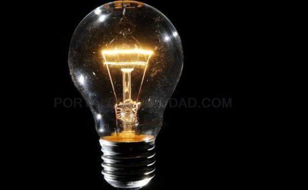 La luz, imparable, marca este miércoles otro máximo anual con las renovables en mínimos