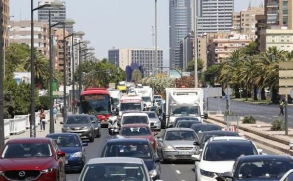 El tráfico aumenta en seis de los siete accesos principales de Valencia