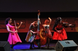 Stradivarias, Almasoul (Música)