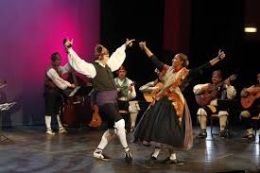 Actuación de los Grupos de Bailes y Jotas ???????Ronda, Rondalla y Coro de las Aulas de Mayores