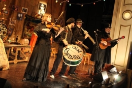 Teatro adultos: “El Funeral” de Teatro Che y Moche
