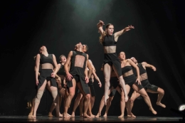 Danza jóvenes/adultos “Aureo” de Dantzaz