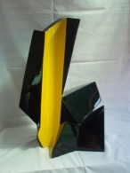 Exposición de escultura: "Amarillo y Negro",  de Carlos Mediavilla López