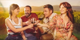 "ENTRE COPAS", DE ADOS TEATROA