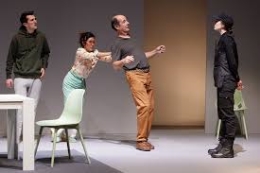 Redada familiar (una comedia para no fiarse de nadie)