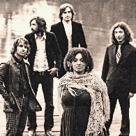 PUESTAS DE SOLIDARIDAD. ATARCEDERES MUSICALES. THE SWEET VANDALS. Funk & Soul