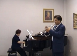 PUESTAS DE SOLIDARIDAD. ATARCEDERES MUSICALES. DÚO DE TROMPETA Y ARPA