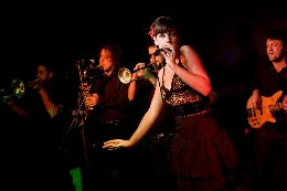 PUESTAS DE SOLIDARIDAD. ATARCEDERES MUSICALES. FREEDONIA. Funk & Soul, Bossa