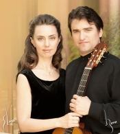 "Concierto de guitarra a cargo de los músicos René Izquierdo y Elina Chekan."