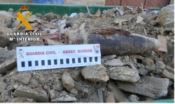 La Guardia Civil destruye e inutiliza un proyectil de artillería, localizado en Meneses de Campos, de la Guerra Civil Española