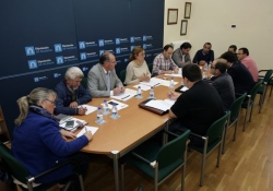 El Consejo Agrario Provincial celebra su primera reunión para tratar la gestión de residuos de plástico procedentes de la actividad ganadera.