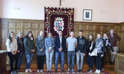 Estudiantes alemanes de intercambio en el Instituto Virgen de la Calle visitan el Ayuntamiento capitalino