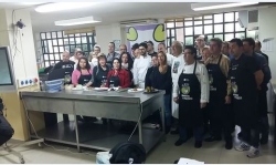 Los cocineros del taller-laboratorio de Arzak, Xabier Gutiérrez y Mikel Sorazu, acercar esta tarde la cocina de autor a una treintena de profesionales