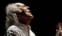 Amancio Prada pone voz a los versos de Santa Teresa y San Juan de la Cruz en ‘La voz descalza’
